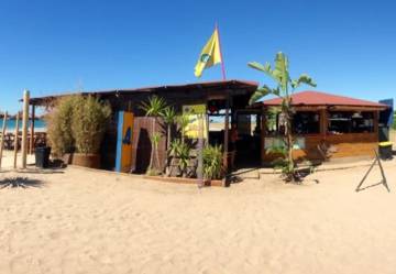 Cinc xiringuitos de platja