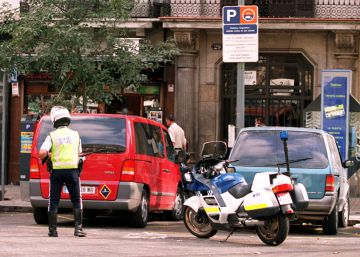 Una jutgessa anul·la una multa a una conductora perquè el senyal era només en català