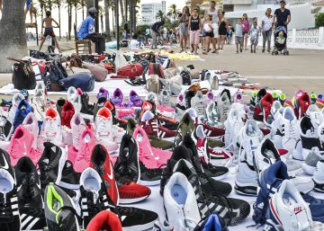 L’alcaldessa de Roses admet la seva impotència per frenar el ‘top manta’