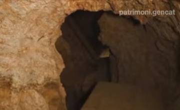 Un recorregut per cinc coves catalanes