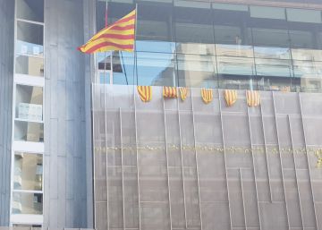 La megafonia de la Generalitat a Girona crida els funcionaris a concentrar-se pels presos