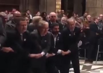 Quim Torra canta ‘L’hora dels adeus’ en un acte d’homenatge als esplais
