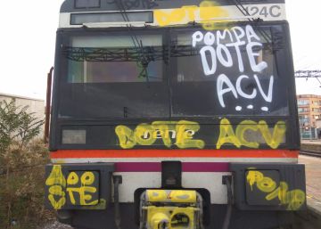 Una pintada dels grafiters paralitza un tren de Cervera a Lleida