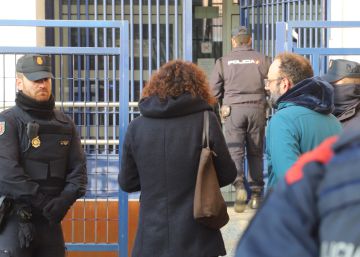 La Policia Nacional deté els alcaldes de Celrà i de Verges per desordres públics