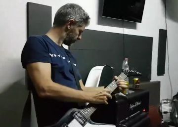 Advocat de Junqueras de dia, guitarrista de trash metal de nit