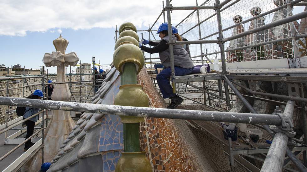 El drac de la casa Batlló cura les seves ferides