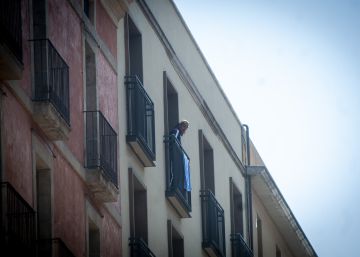 Ocupats 22 pisos d’un edifici nou del Raval
