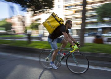 Les farmàcies catalanes denuncien Glovo per venda il·legal de medicaments