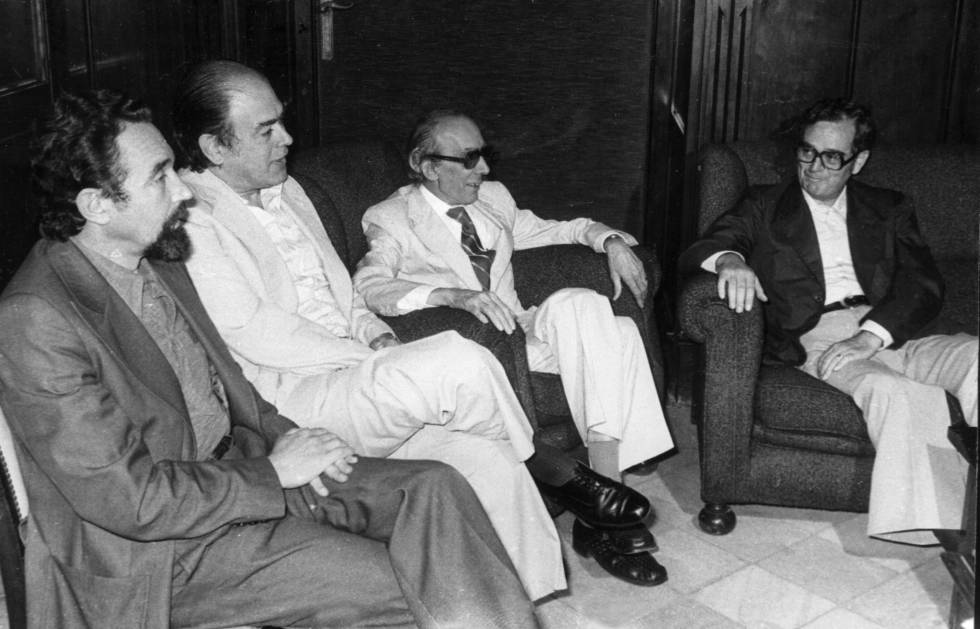 Antoni Gutiérrez, Jordi Pujol, Josep Benet i Joan Reventós, el 1977; els tres últims, 'fills' de Vicens Vives.
