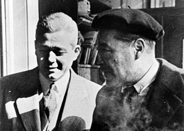 Dos homenots fan política