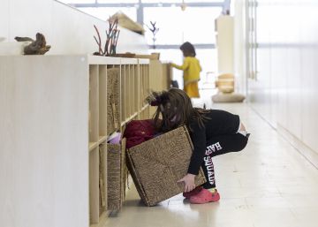 El curs escolar a Catalunya arrencarà amb 3.000 alumnes menys i uns 700 professors més