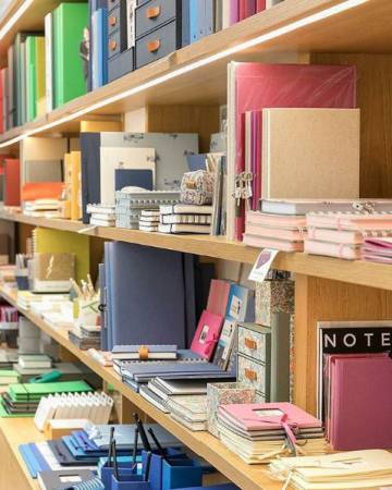 Cinc papereries per començar el curs