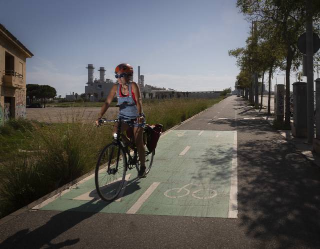El carril bici que va de Barcelona a Sant Adrià es talla de cop.