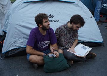Acampada d’estudiants a la plaça Universitat contra la sentència del procés