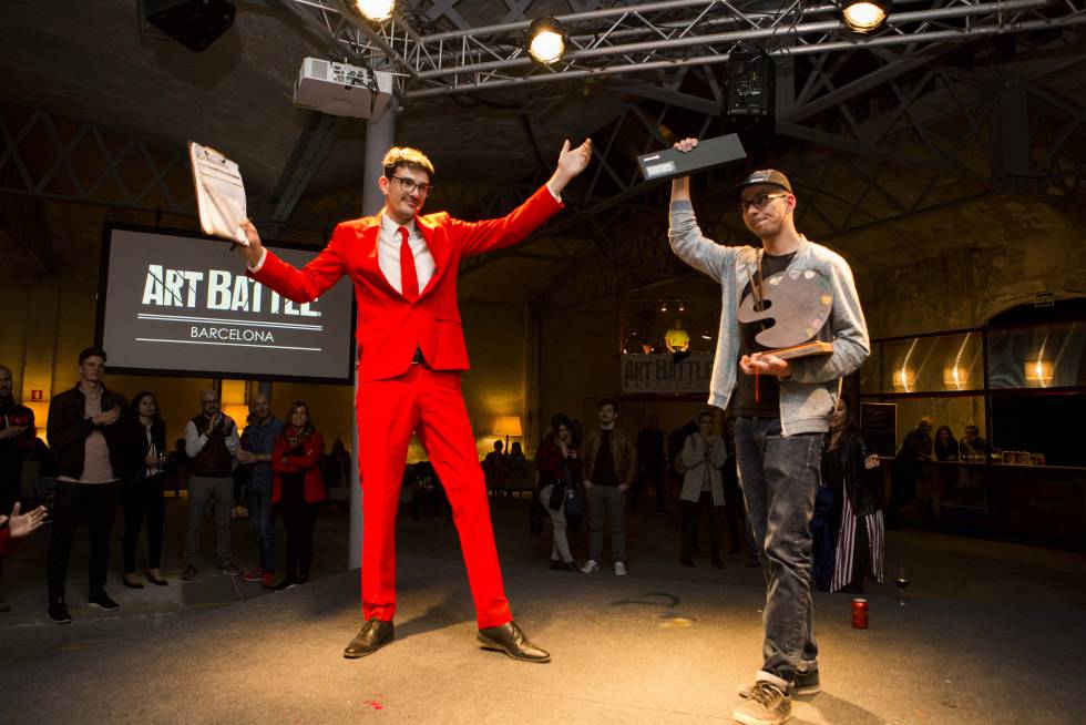 SAV45 rep el premi com a finalista de la primera ronda d'Art Battle.