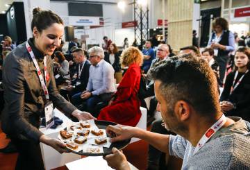 La xef Zhou Mengxin es converteix en la millor cuinera del Fòrum Gastronòmic