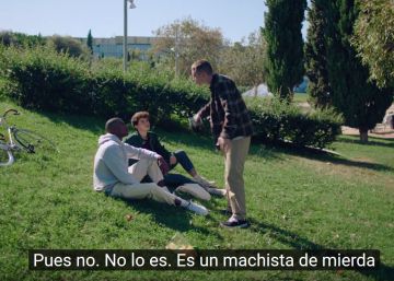 El tercer anunci antimasclista de Colau deriva en una polèmica lingüística