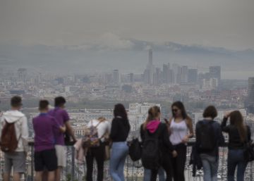 Barcelona rebaixa la multa per entrar a la zona de baixes emissions de 200 a 100 euros