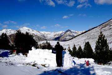 Cinc experiències per gaudir de la neu