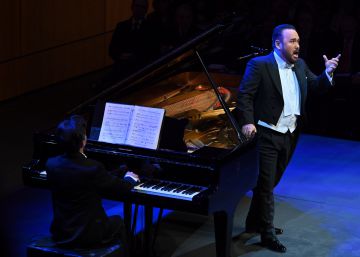 Entusiasme líric en el primer recital de Javier Camarena al Liceu