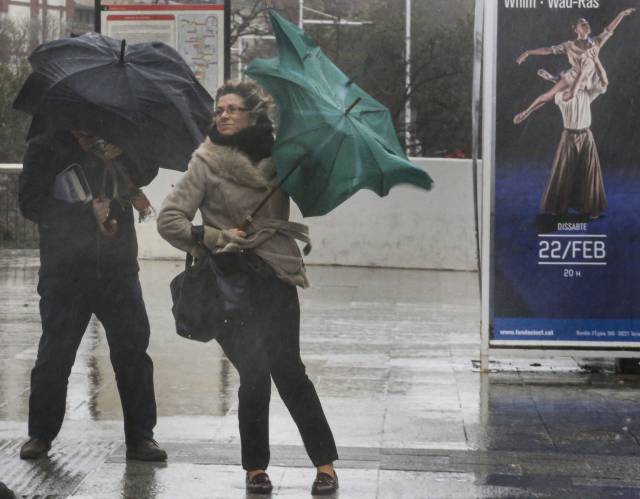 Coreografia amb paraigües a Terrassa.