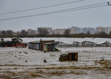 El temporal Glòria desborda el riu Ter i es preveuen pluges intenses a la tarda
