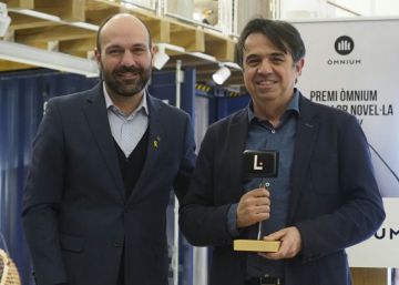Martí Domínguez guanya el premi Òmnium amb una novel·la sobre la ultradreta