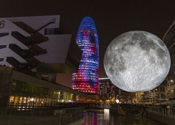 El Poblenou s’omple de llum