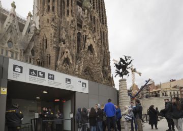 Les cancel·lacions pel coronavirus colpegen el turisme a Barcelona