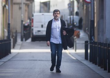 Lliures a estones: la doble vida dels presos del procés