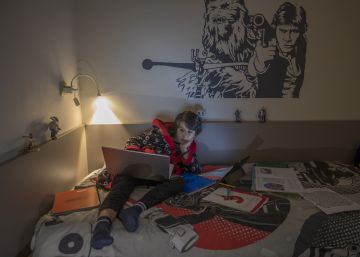 Tancats i amb l’escola a casa