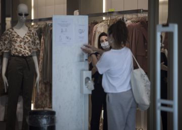 Barcelona estrena la fase 0 intermèdia amb una obertura desigual del comerç