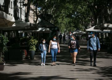 Els barris turístics es bolquen ara a atreure els barcelonins
