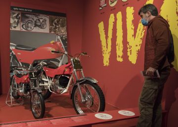 ‘Blues’ per una motocicleta vermella