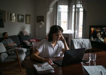 Educació promet tenir els portàtils per Nadal