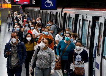 La mascareta eleva la tensió entre vigilants i viatgers del metro i els trens