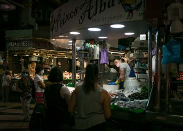 La pandèmia buida els comerços de Collblanc