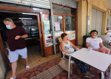 Catalunya prepara cribratges de covid-19 a Sabadell, Terrassa i Ripollet en vista de l’auge de casos