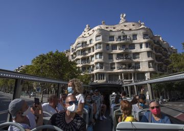 El bus turístic es reinventa per al públic local