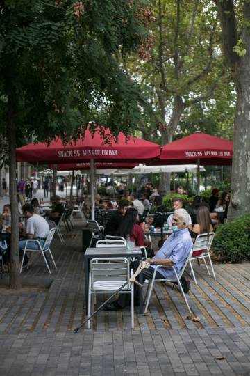 Una terrassa al passeig Sant Joan.