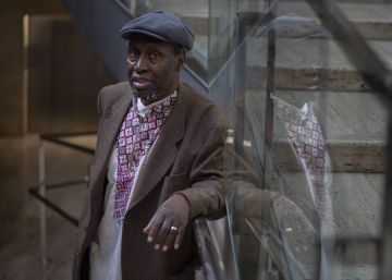 Ngugi wa Thiong’o rep el Premi Catalunya amb un cant a les llengües minoritàries