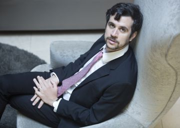La complexa pugna entre moral i ficció dona a Pau Luque el premi Anagrama d’assaig