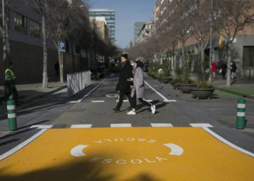 Un estudi europeu troba fum de tabac al 41% dels parcs i el 46% de les entrades d’escoles