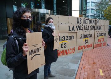 Activistes pel clima ocupen la seu d’Amazon a Barcelona