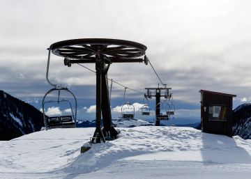 El Pirineu estrena la temporada de neu amb un pont en blanc