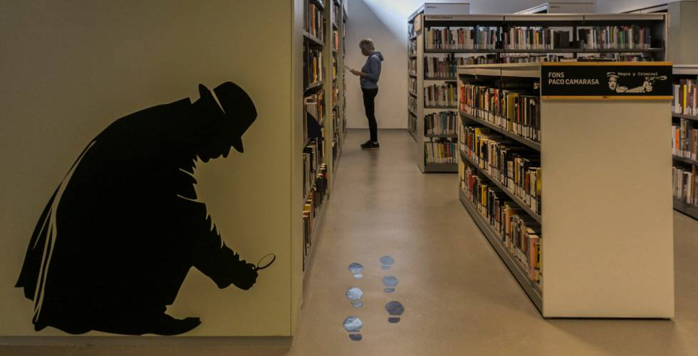 La biblioteca de Montbau recull uns 800 libres de Paco Camarasa.