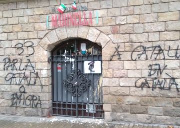 Un restaurant italià pateix assetjament per no atendre en català