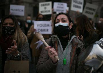Catalunya reobre els centres comercials i grans teatres com el Liceu