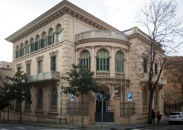 Un enigmàtic palauet policial