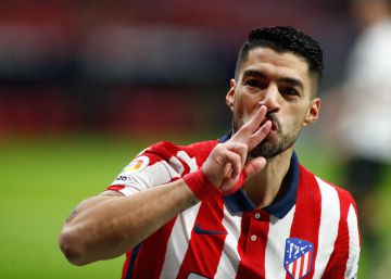 La coça al cul de Luis Suárez